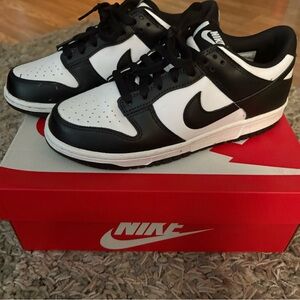 Nike Kids Black and White Sneakers